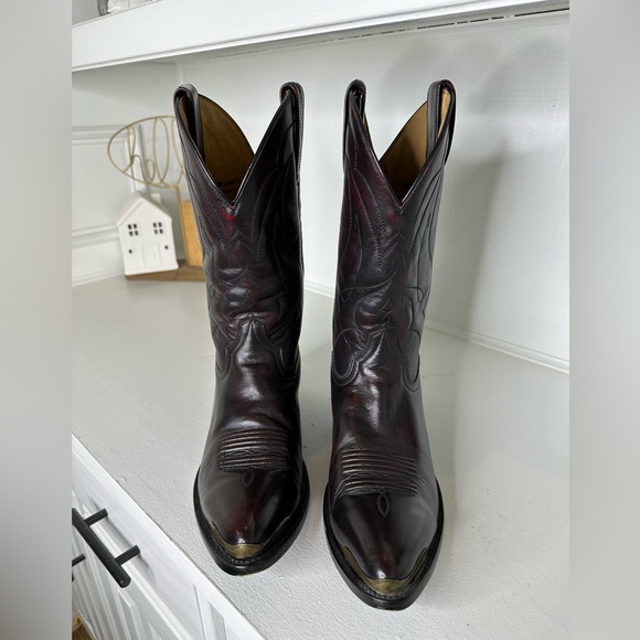 **SOLD**Cody James Men’s Cowboy Boots – Size 10D Burgundy Oxblood Leather - Picture 2 of 9